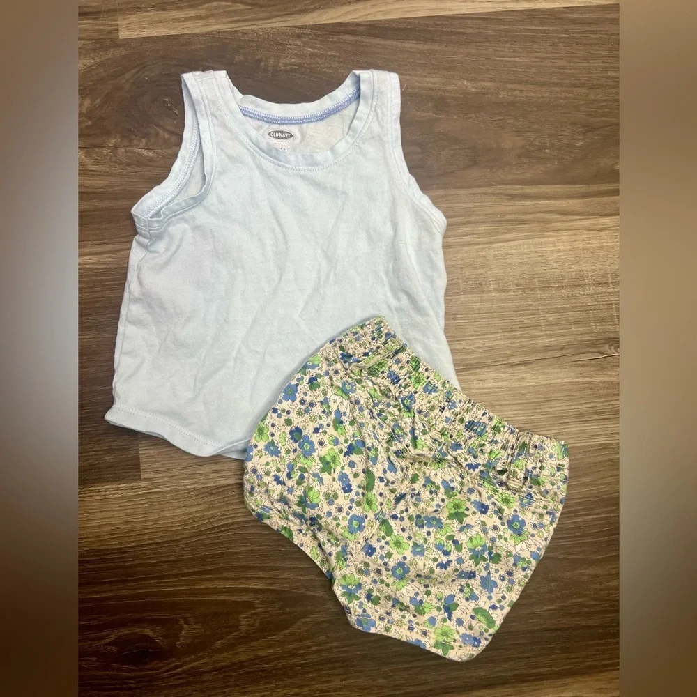 Old Navy Baby Short Set Size 12-18 Months